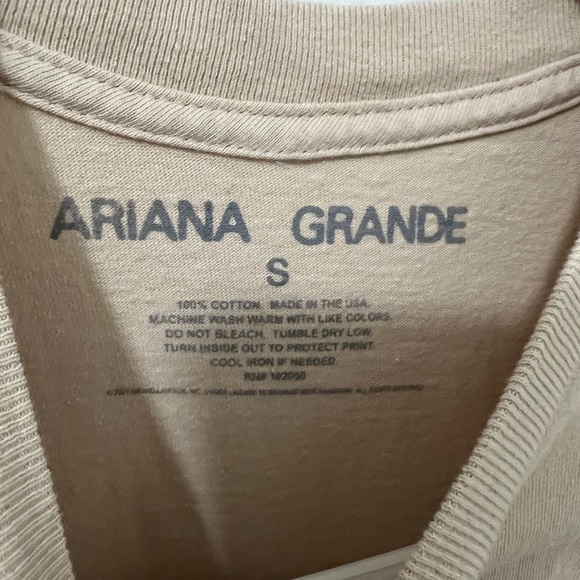 Top Maglietta Di Ariana Grande Top Sale Ariana Grande Sweetener